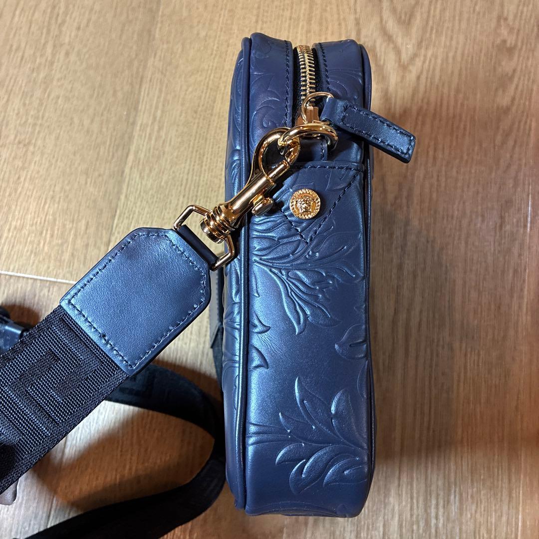 【未使用品】ヴェルサーチ バロッコ レザー ショルダーバッグ ネイビー 【未使用品】ヴェルサーチ バロッコ レザー ショルダーバッグ ネイビー