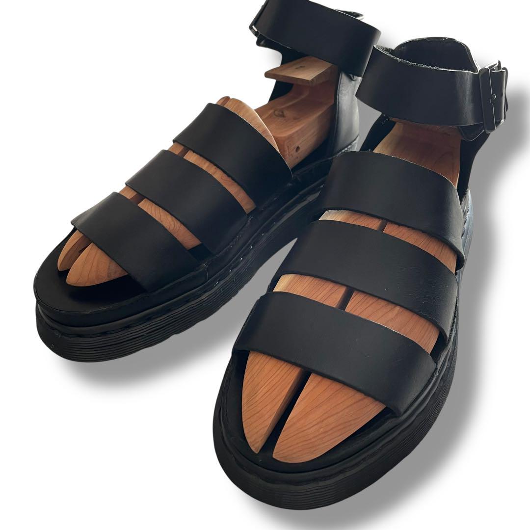 ドクターマーチン　グルカサンダル　UK７　レザー　ブラック Dr.Martens Clarissa UK7 黒 レザーサンダル グルカ - メルカリ