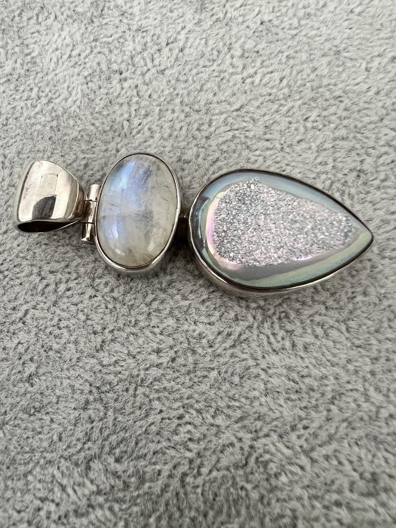 Silver 925 rainbow moon stone pendant