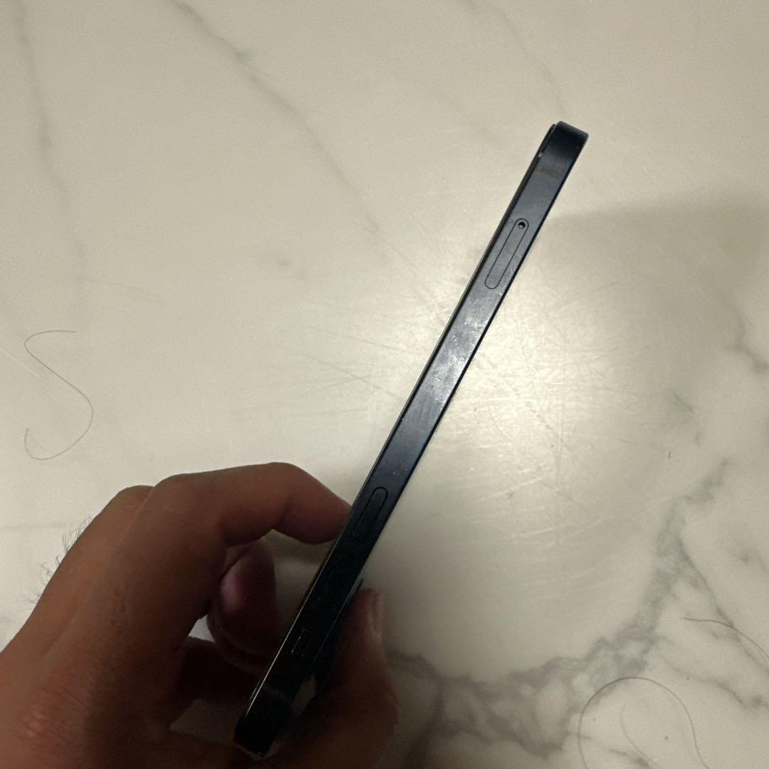 美品　iPhone12 ホワイト 64GB SIMフリー 利用制限○