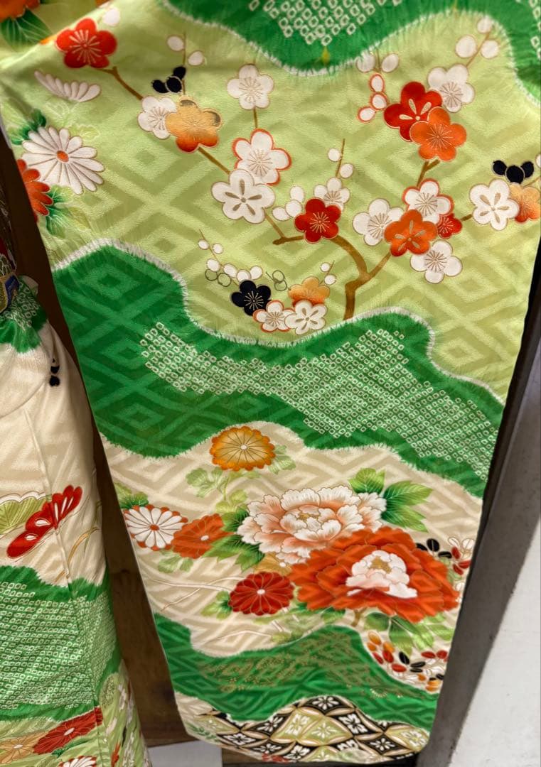 k31⭐️緑振袖⭐️豪華絢爛華麗身丈163cm裄丈67cm袖丈102cm正絹袷広襟 k31⭐️緑振袖⭐️豪華絢爛華麗身丈163cm裄丈67cm袖丈102cm正絹袷広襟