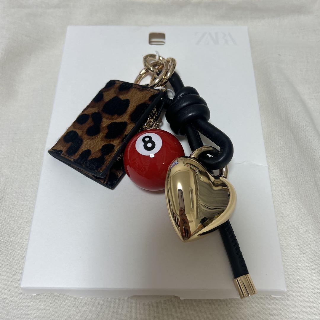 完売ZARAマルチチャームコインケース付きキーホルダー【新品、未使用】 完売品 ZARA マルチチャーム付きコインケースキーホルダー 新品