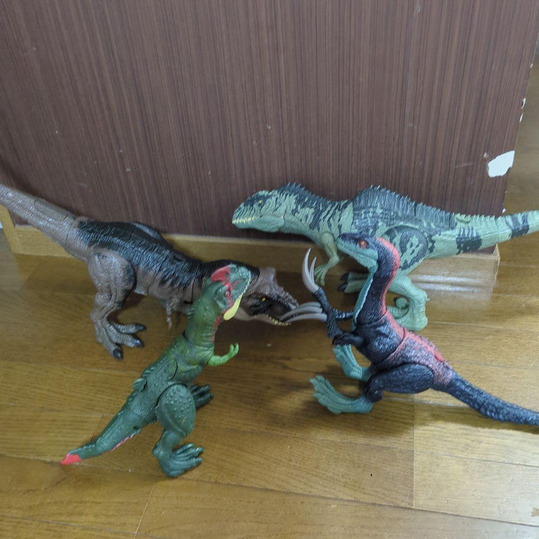 マテル ジュラシックワールド　恐竜フィギュア 4体セット