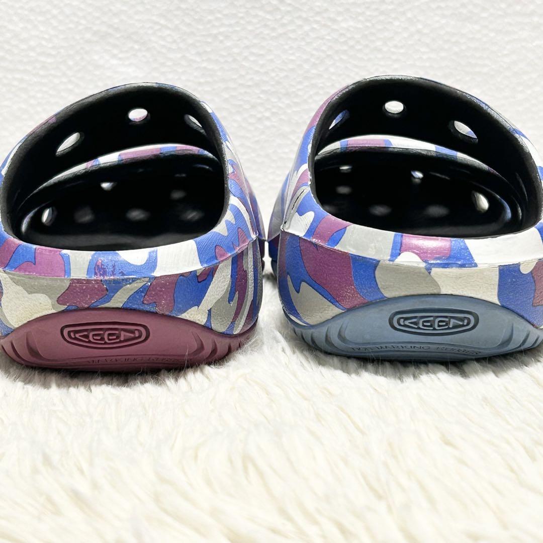 ✨良品✨KEENキーン ヨギ ピースフルカモ サンダル カモフラ ブルー系26㎝