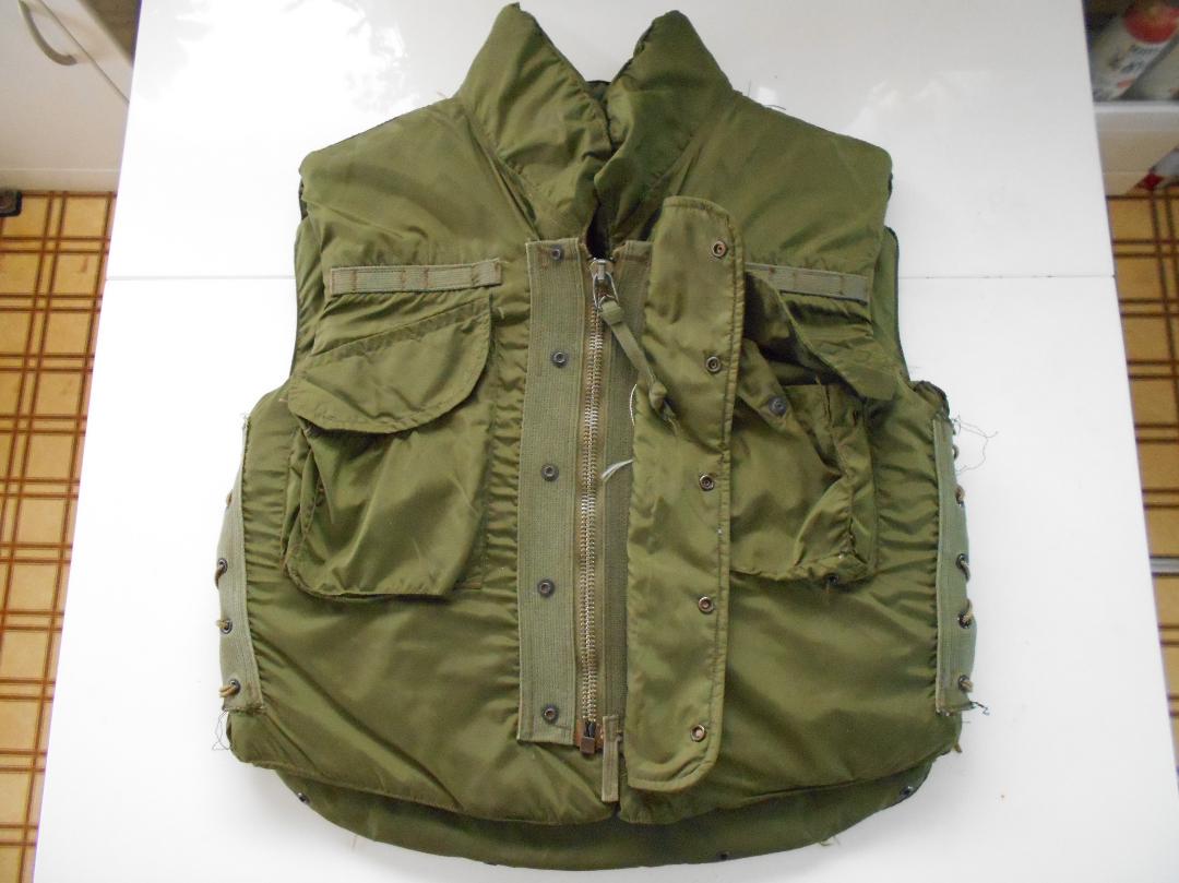 実物  ベトナム  アメリカ（米軍）Ｍ６９ボディーアーマー 防弾チョッキ 美品