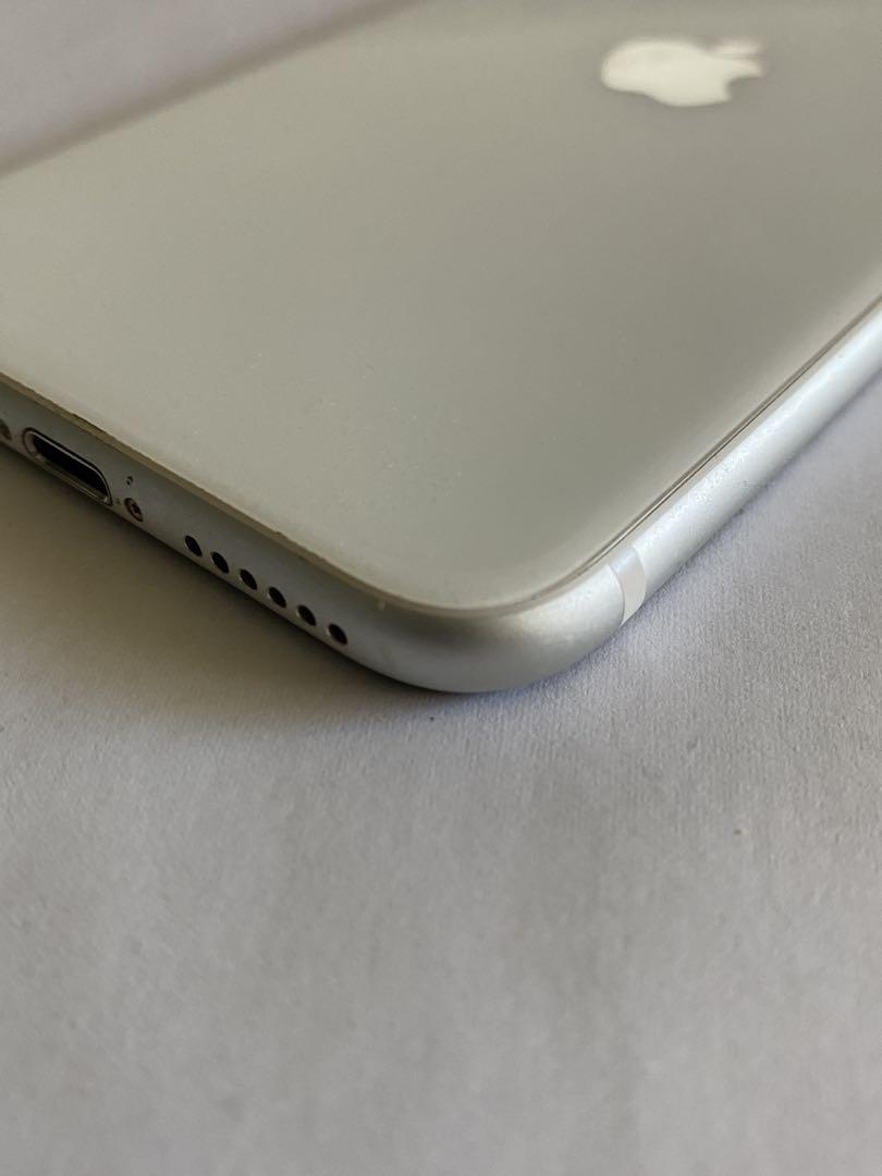 【美品】iphone SE2 第二世代 SIMフリー 64G 白 A2296