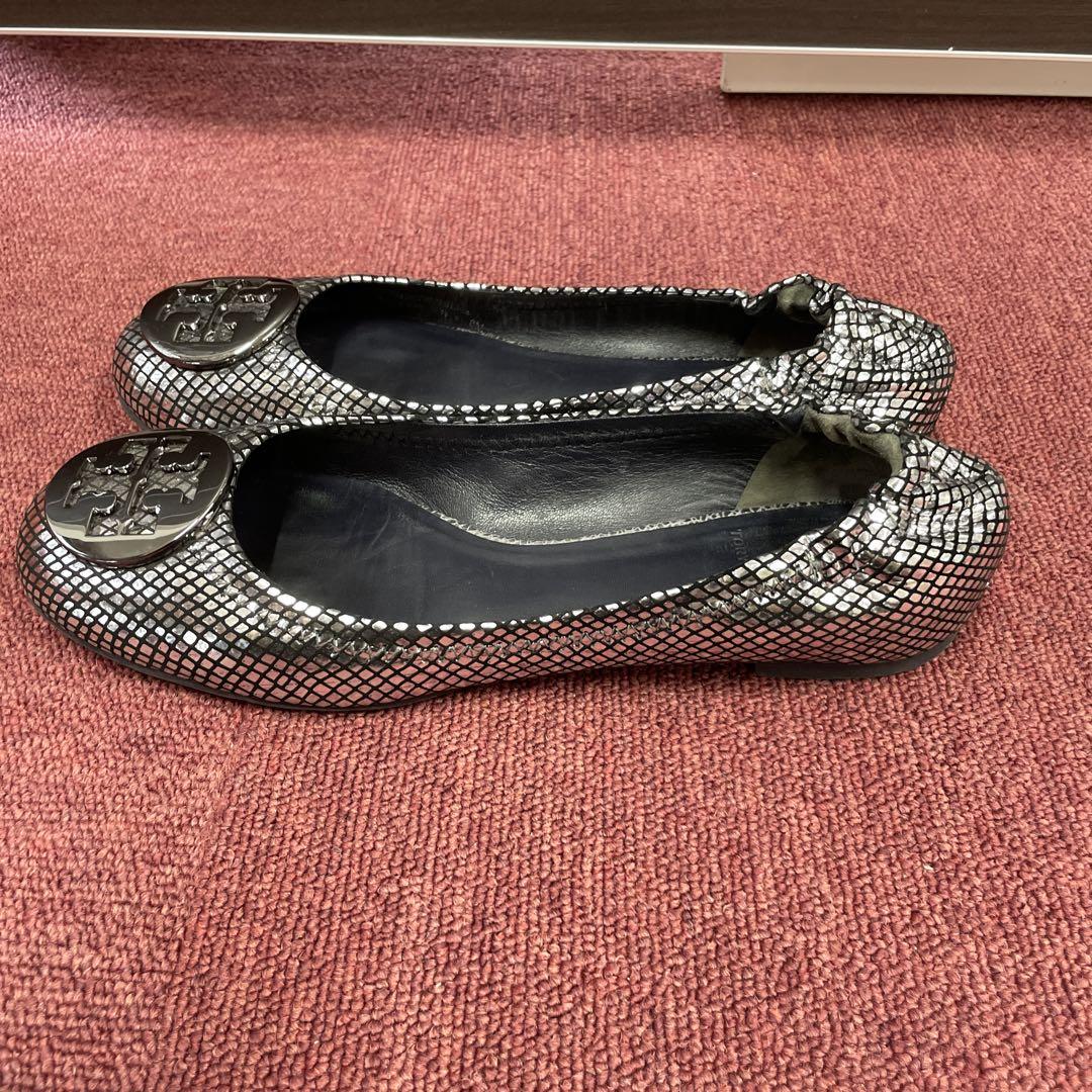 ⭐︎美品Tory Burch シルバー フラットシューズ 26cm