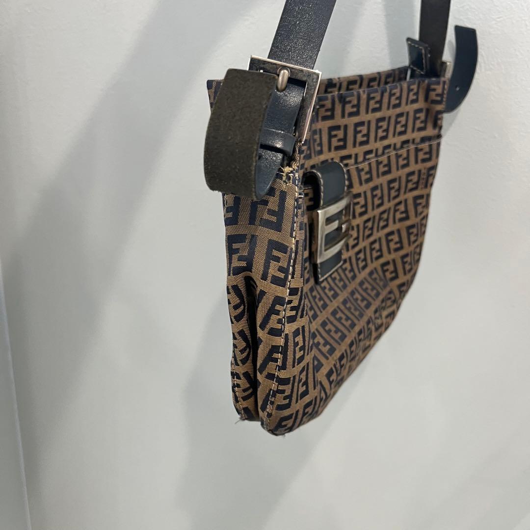 FENDI マンマバケット 傷あり FENDI マンマバケット FENDI マンマバケット 傷あり FENDI マンマバケット
