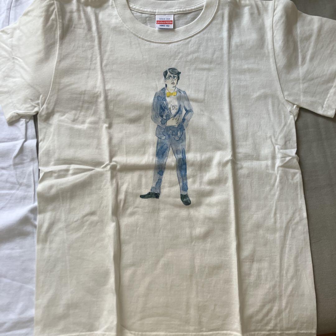 限定セットに封入されるオリジナルTシャツ（写真）は、岡村靖幸