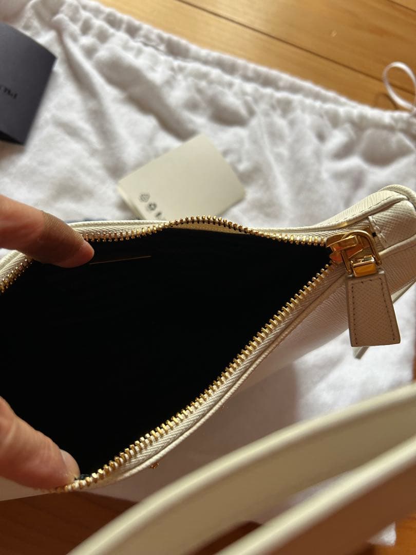 プラダのバッグ