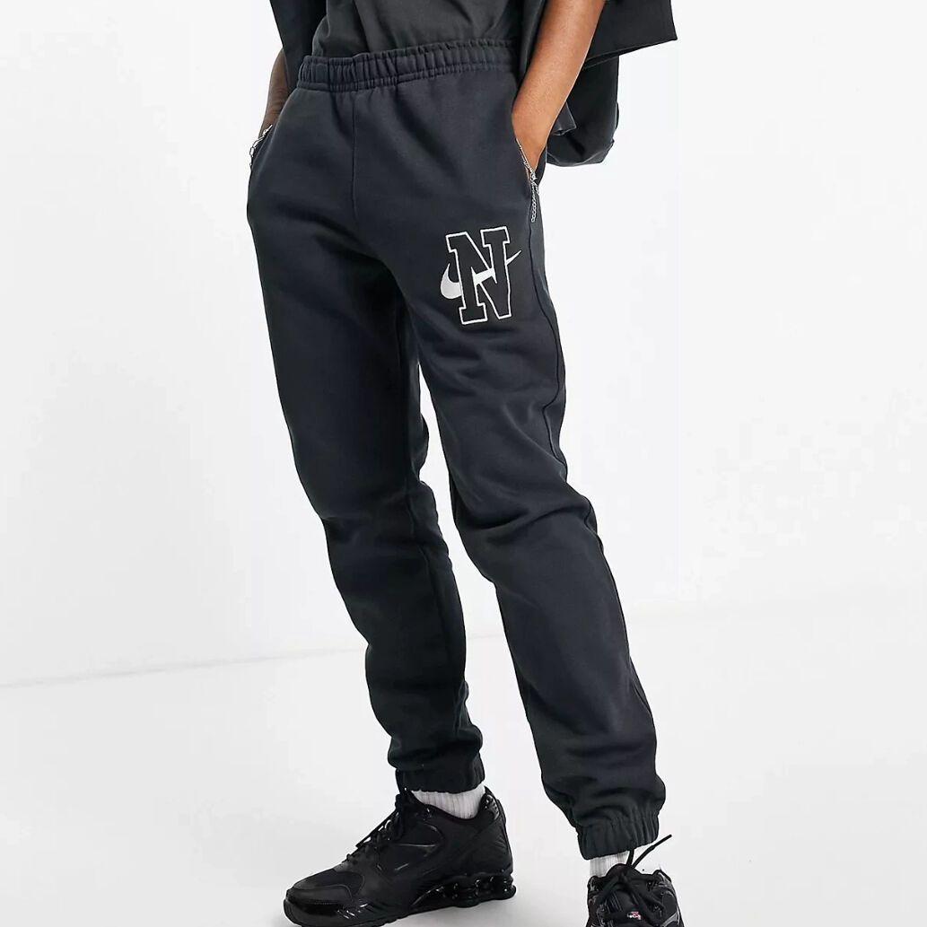 新品未使用品 NIKE SPORTSWEAR ジョガーパンツ ブラック