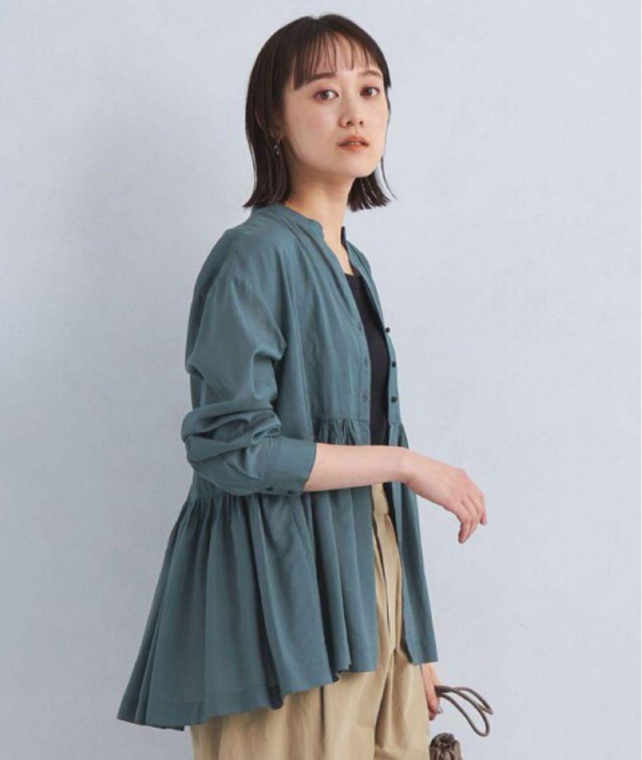美品　グリーンレーベルリラクシング　結論シリーズ　全方位映えブラウス
