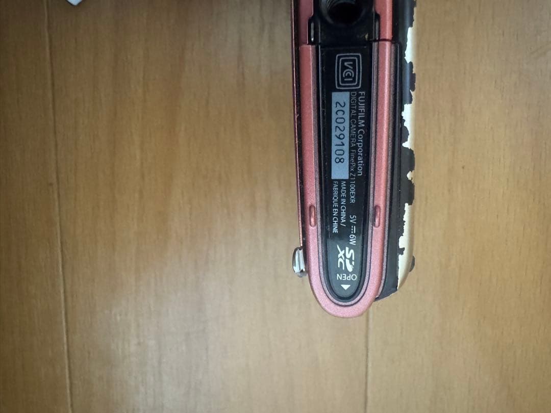 富士フイルム　FUJIFILM FINEPIX Z1100EXR デジカメ