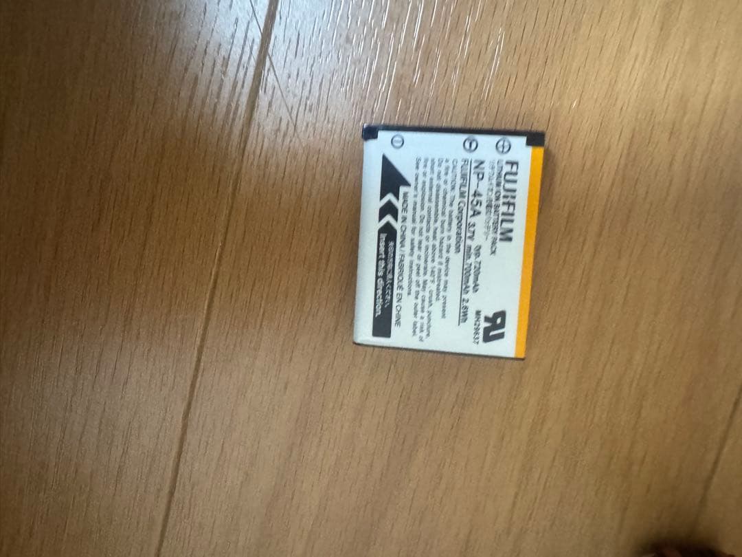 富士フイルム　FUJIFILM FINEPIX Z1100EXR デジカメ