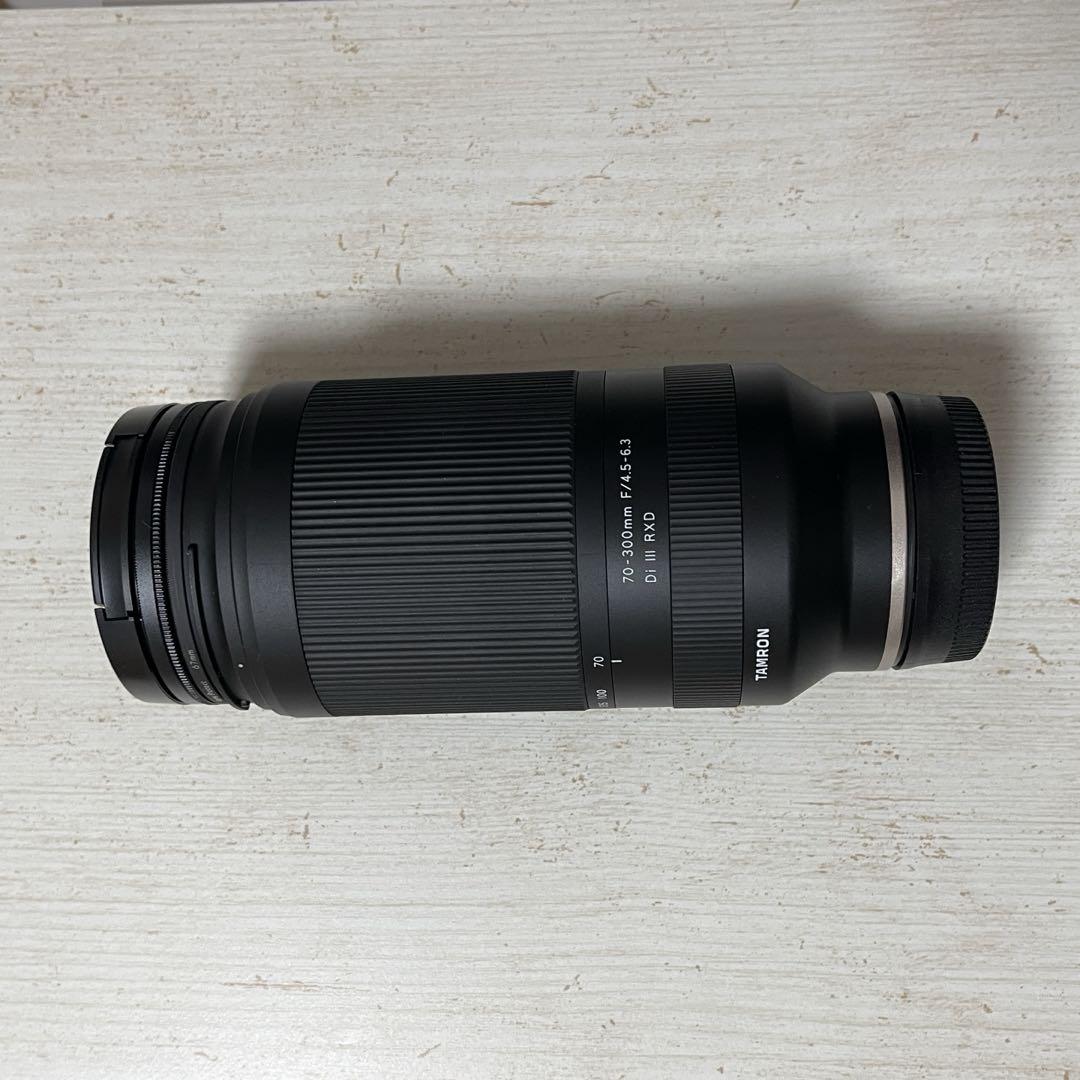 Tamron 70-300mm f/4.5-6.3 Di III RXD望遠ズームレンズ