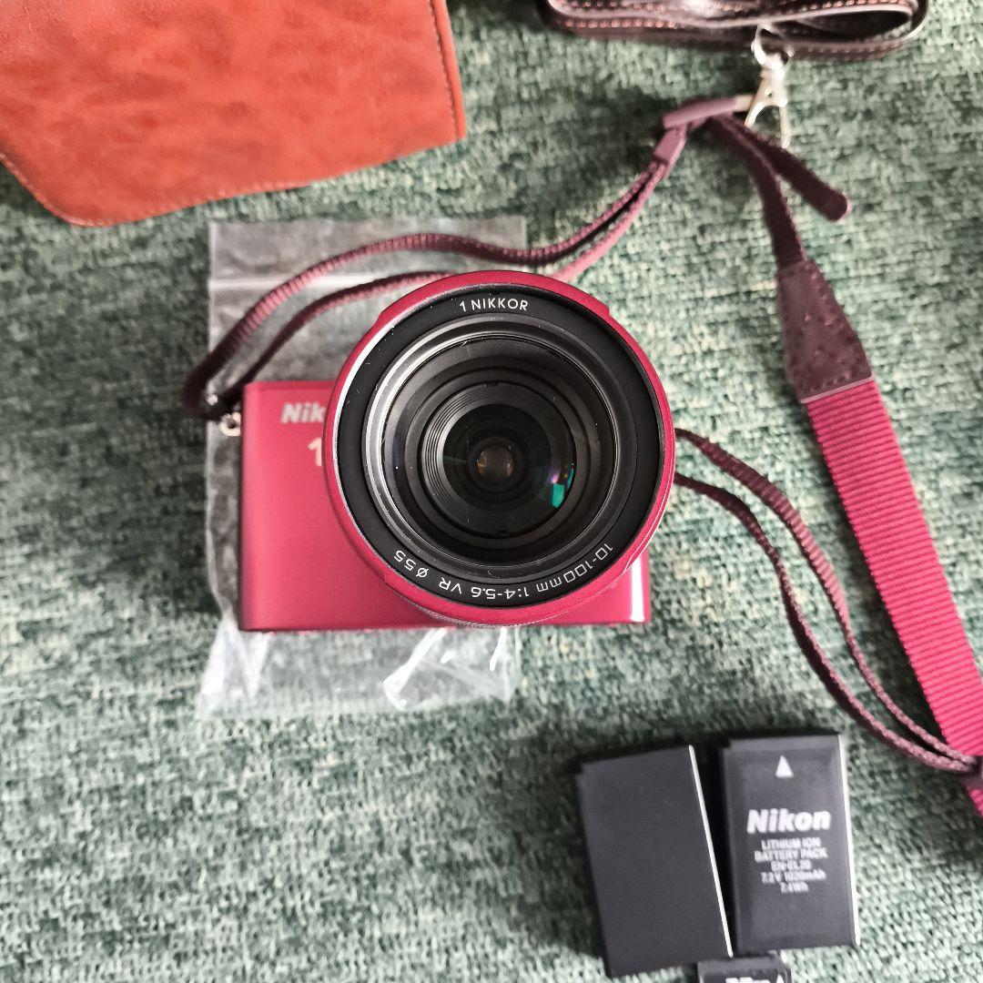(美品)ミラーレス Nikon 1 J3 小型10倍ズームキット レッド (美品)ミラーレス Nikon 1 J3 小型10倍ズームキット レッド