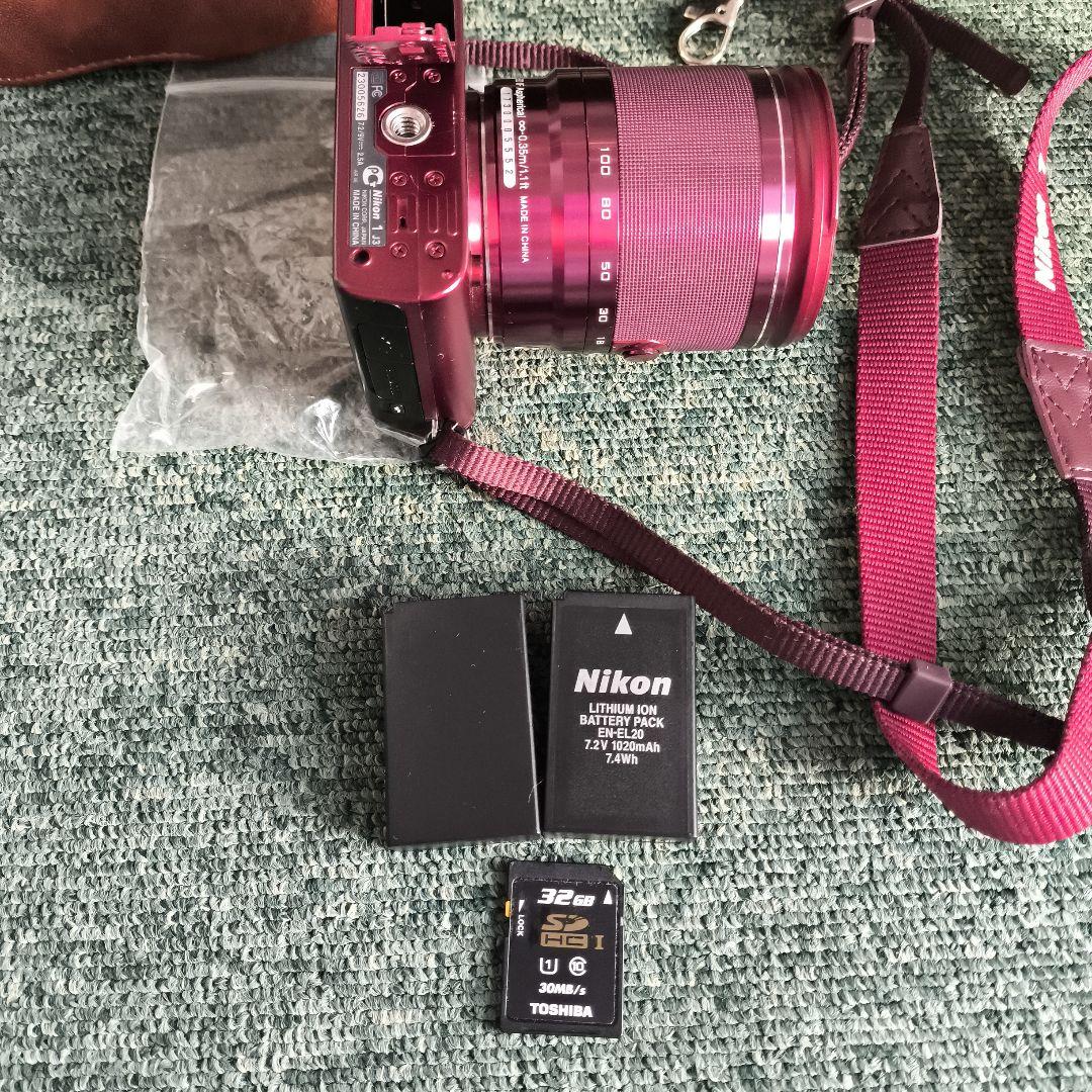 (美品)ミラーレス Nikon 1 J3 小型10倍ズームキット レッド (美品)ミラーレス Nikon 1 J3 小型10倍ズームキット レッド