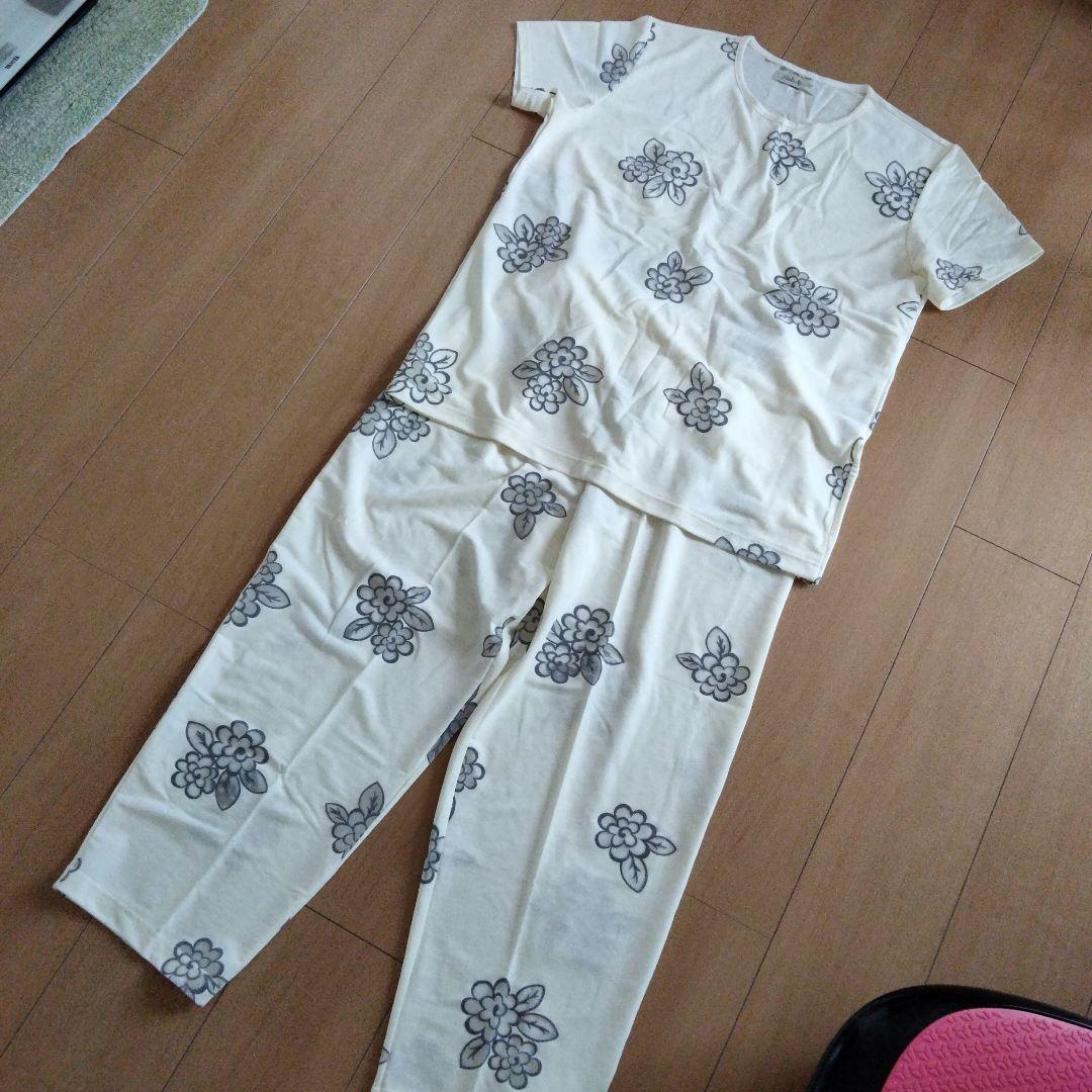 新品　ワコールサルート　　L　ルームウェア　半袖＆長ズボンシースルーオフホワイト