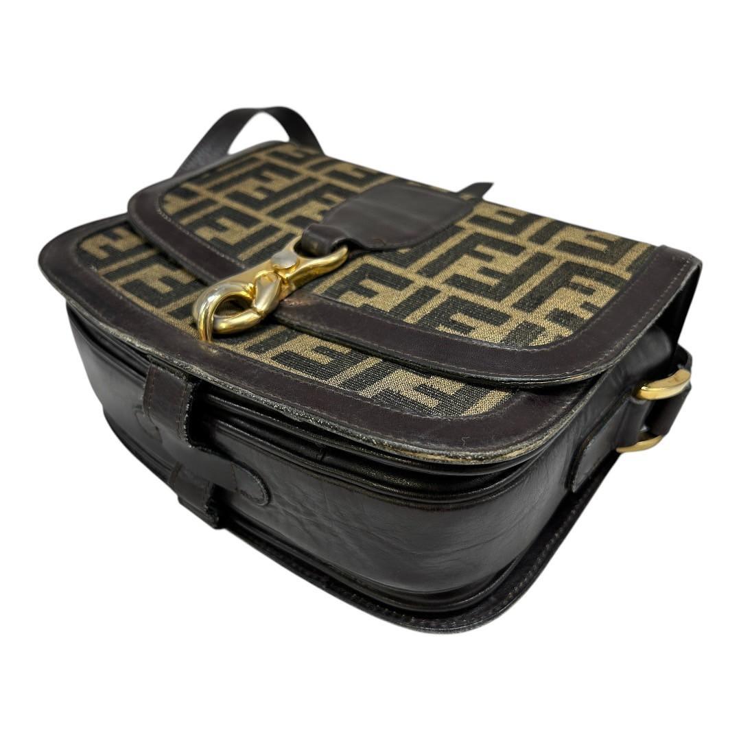 FENDI　ズッカ　ショルダーバッグ　FFロゴグラム　ヴィンテージ