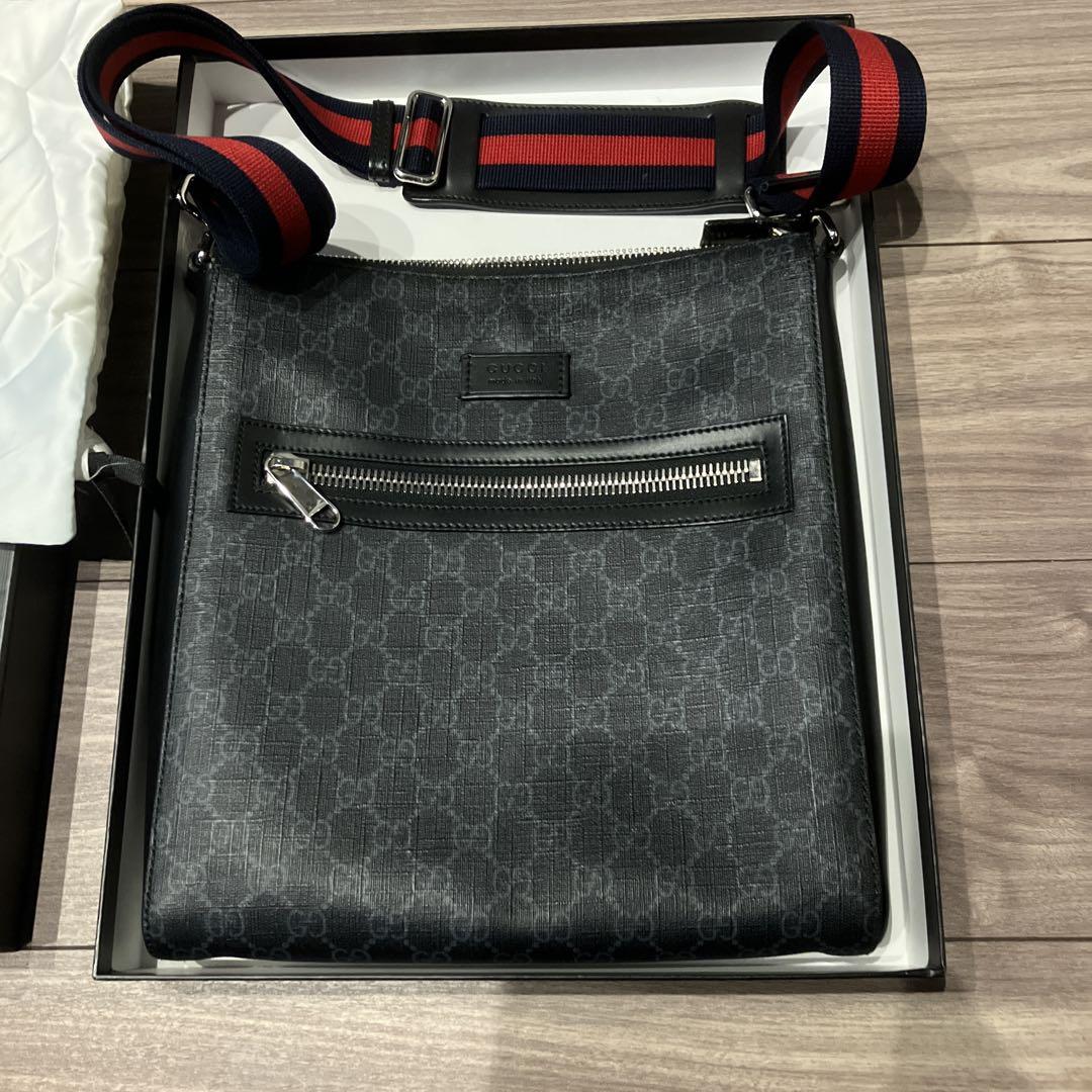 GUCCI ブラック GGパターン ショルダーバッグ