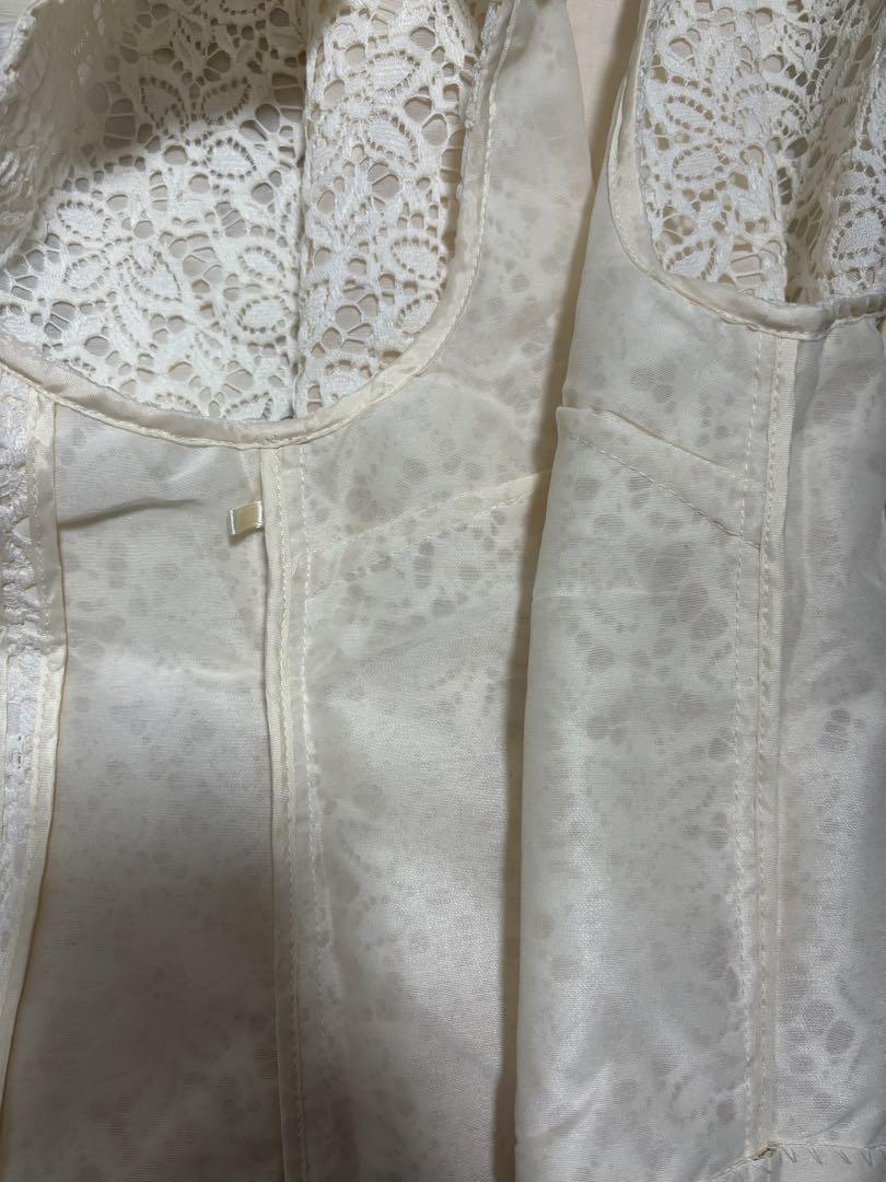 トップス HELIOPOLE EMBROIDERY LACE VEST