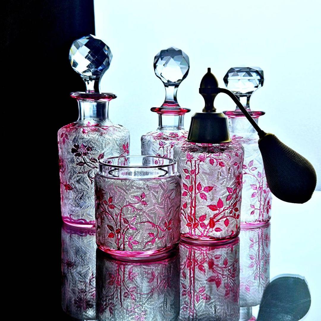 花のオールドバカラ エグランチエの香水瓶 1916年 花のオールドバカラ エグランチエの香水瓶 1916年