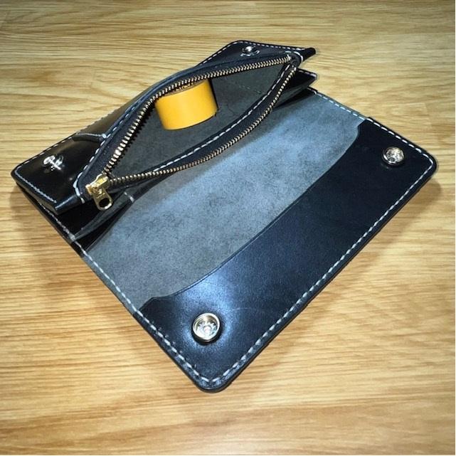 黒色レザー長財布オプションカラビナ付き