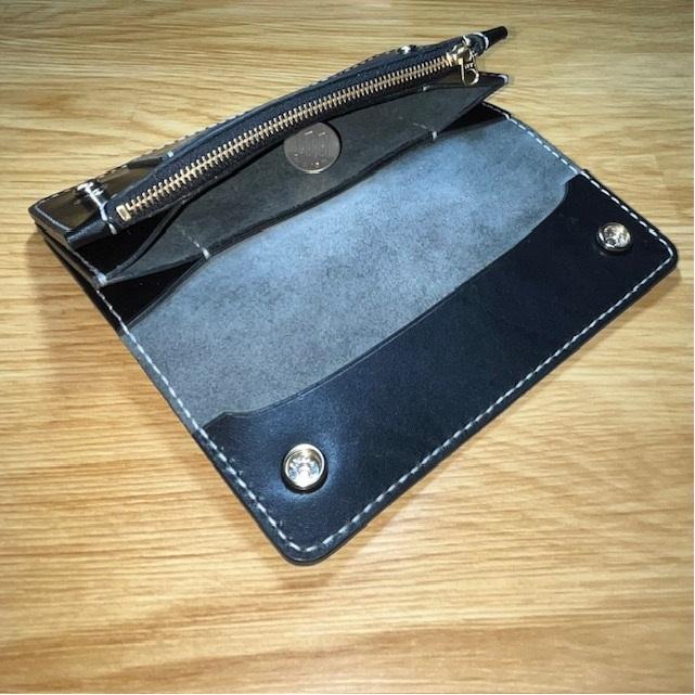 黒色レザー長財布オプションカラビナ付き