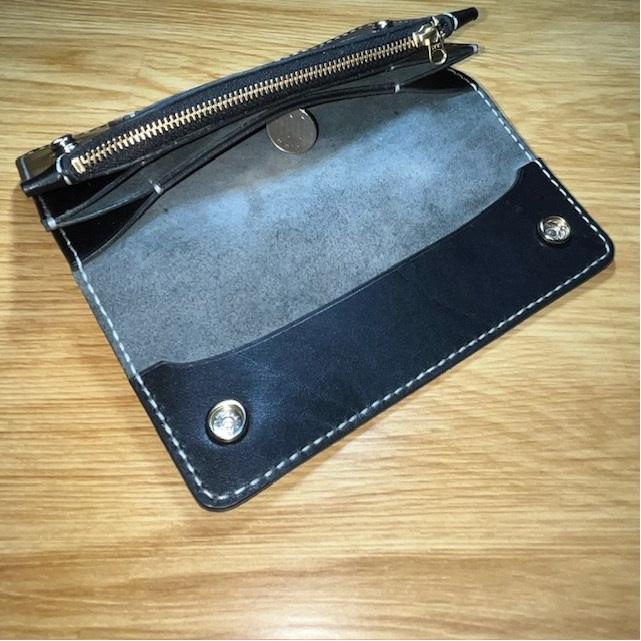 黒色レザー長財布オプションカラビナ付き