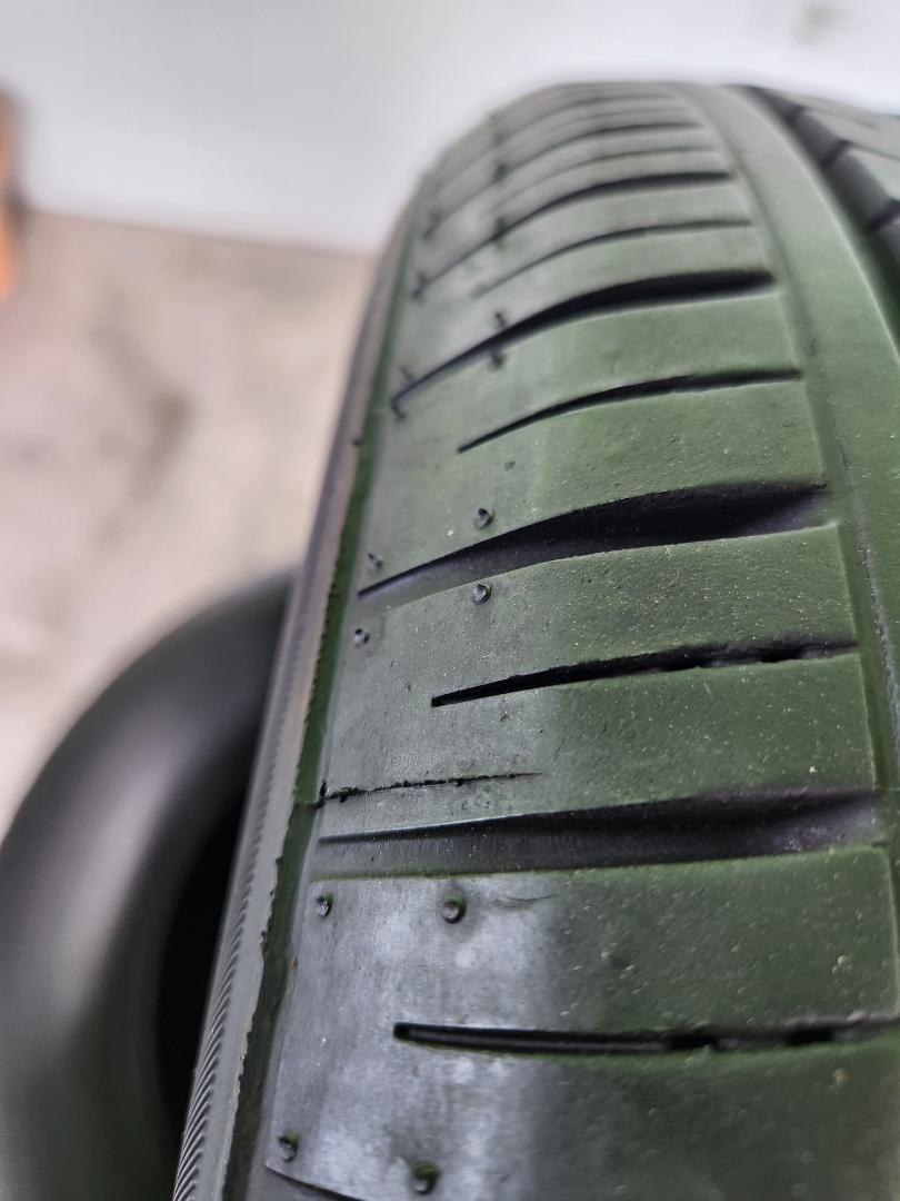 送料込☆2022年製 ジーテックス ZEETEXタイヤ195/65R15 ☆4本