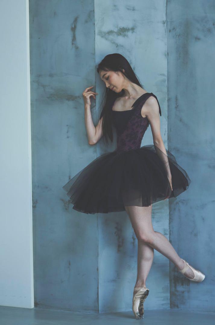 stina / BLACK stina type O square
