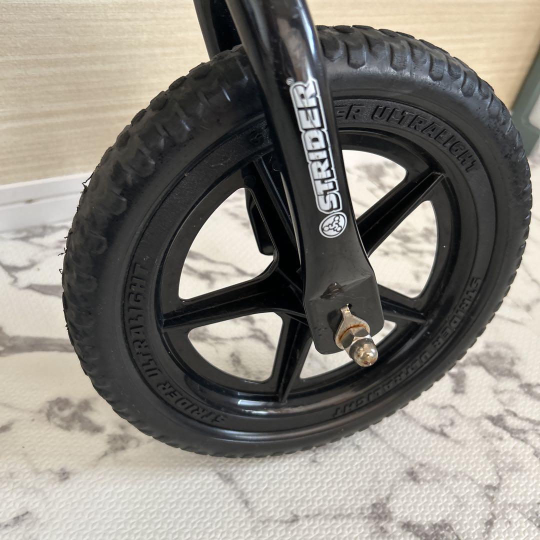 ストライダー12 スポーツ 黒