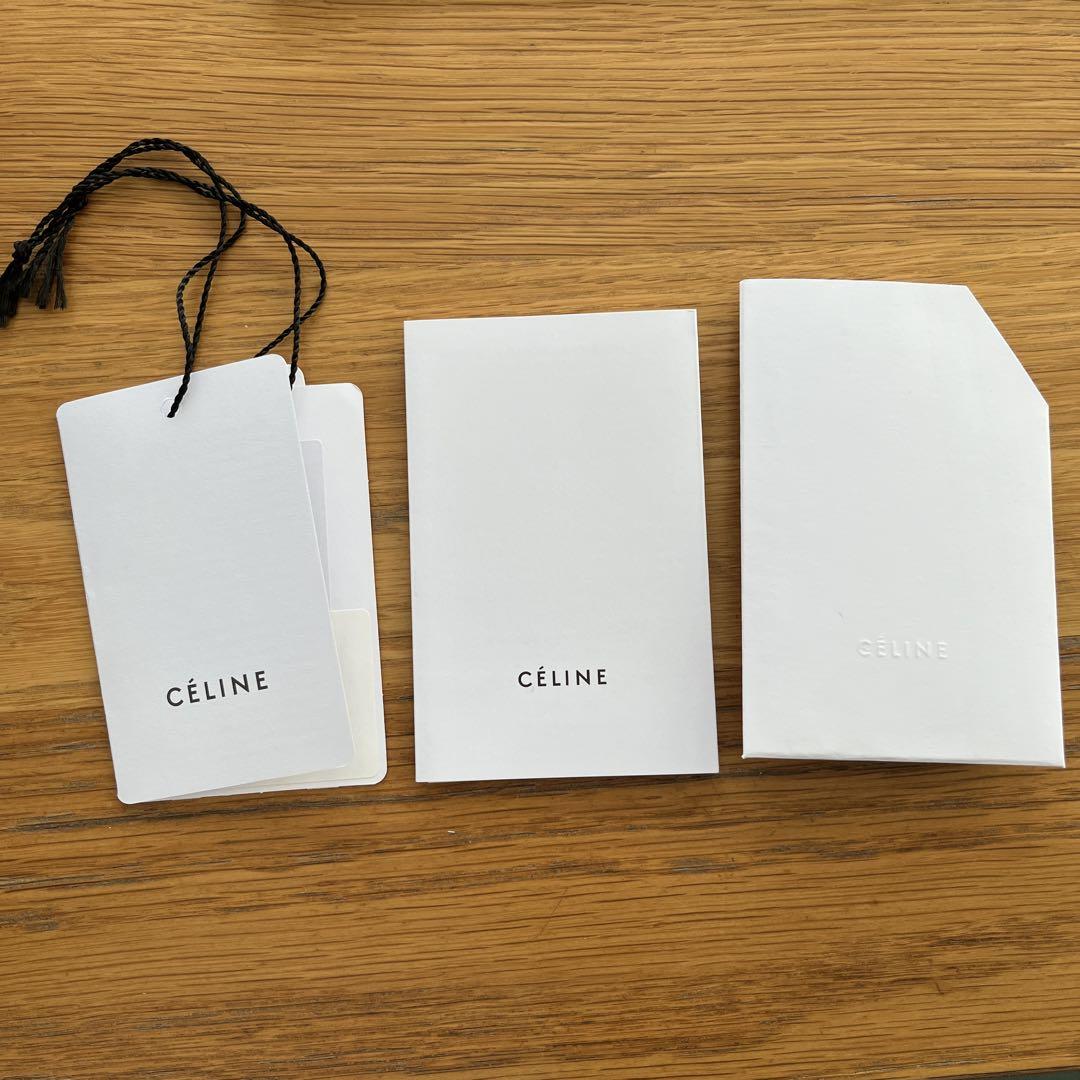 【値下げ】CELINE Cチャーム ZIPPED WALLET 付属品あり！