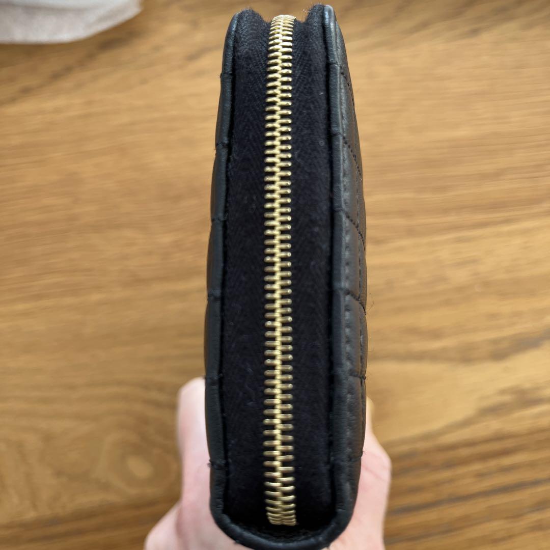 【値下げ】CELINE Cチャーム ZIPPED WALLET 付属品あり！