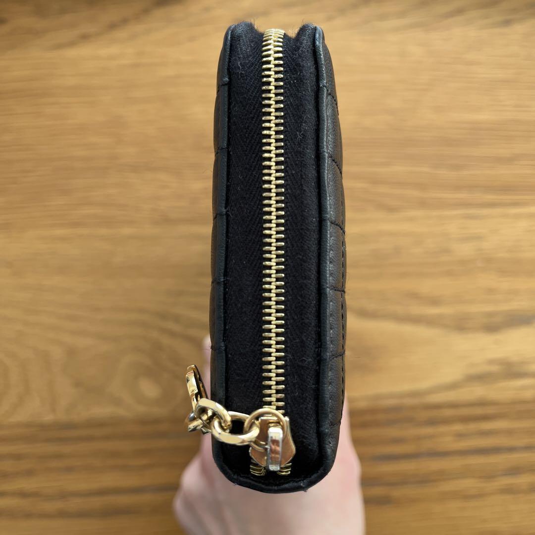 【値下げ】CELINE Cチャーム ZIPPED WALLET 付属品あり！