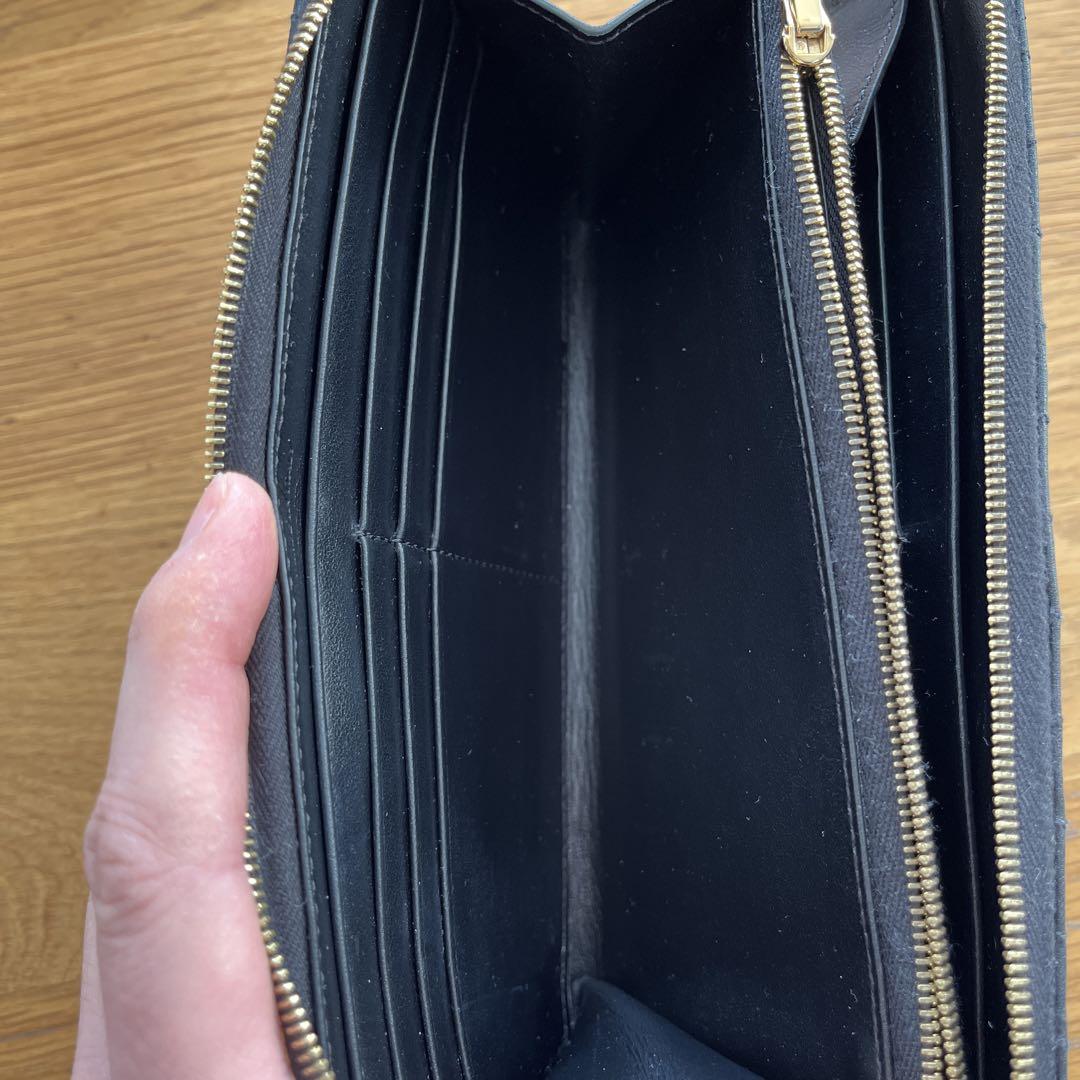 【値下げ】CELINE Cチャーム ZIPPED WALLET 付属品あり！