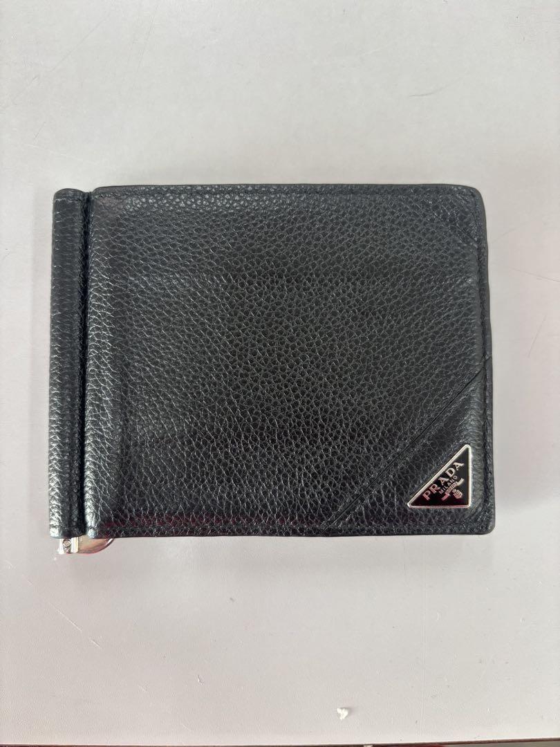 PRADA ブラック レザー 二つ折り財布Ω