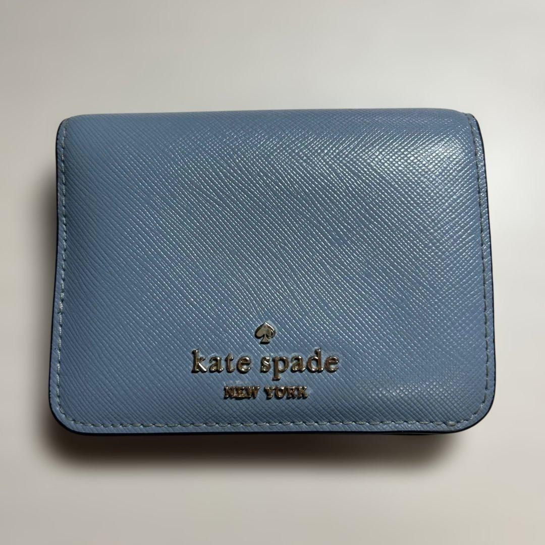 公式サイト kate spade ライトブルー 二つ折り財布 - メルカリ 小物