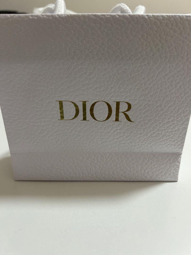 クレ・ド・ポーボーテ　クッションファンデーション　Diorのショッパー付き