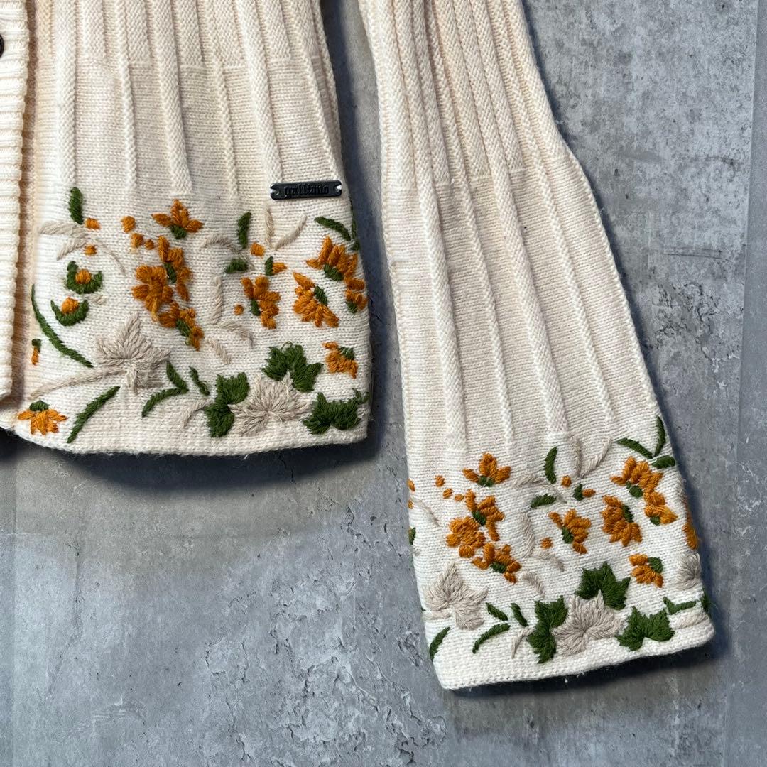 galliano ジョンガリアーノ 好配色ボタニカル柄刺繍 厚手カーディガン galliano ジョンガリアーノ 好配色ボタニカル柄刺繍 厚手