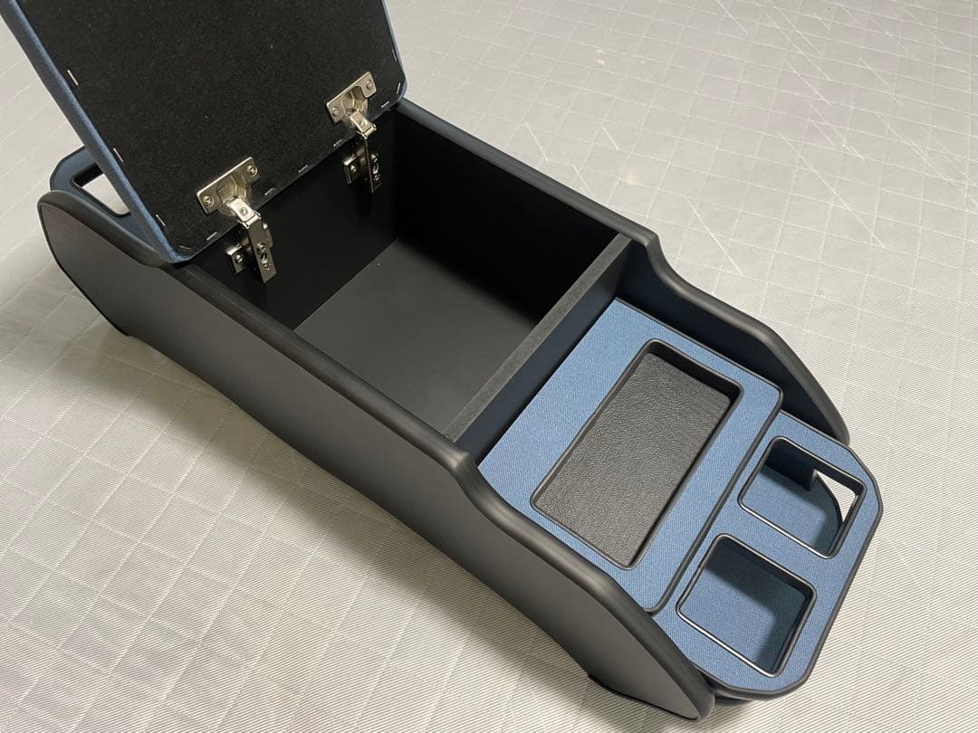 完成品ハイエースS-GL標準コンソール デニム×ブラックレザー2段四角
