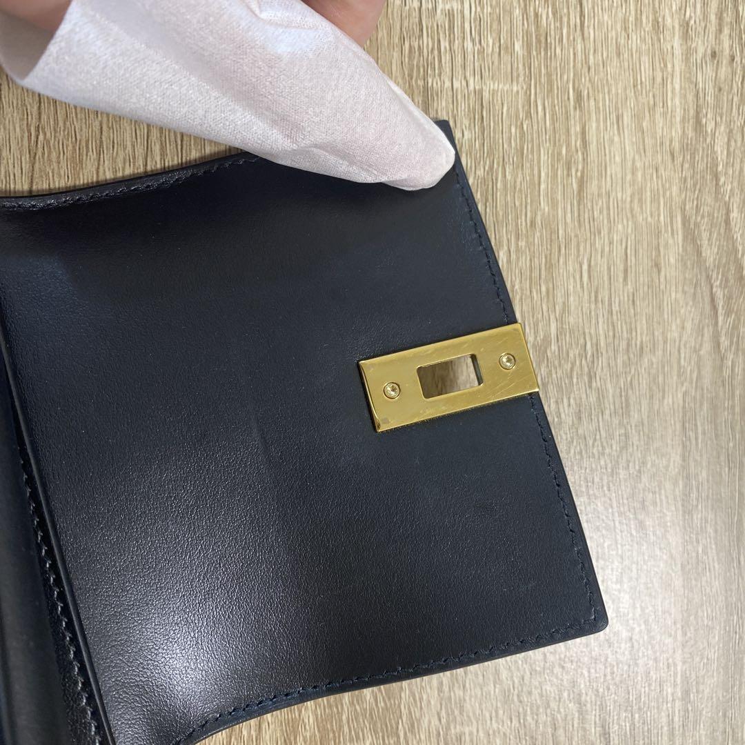 ✟