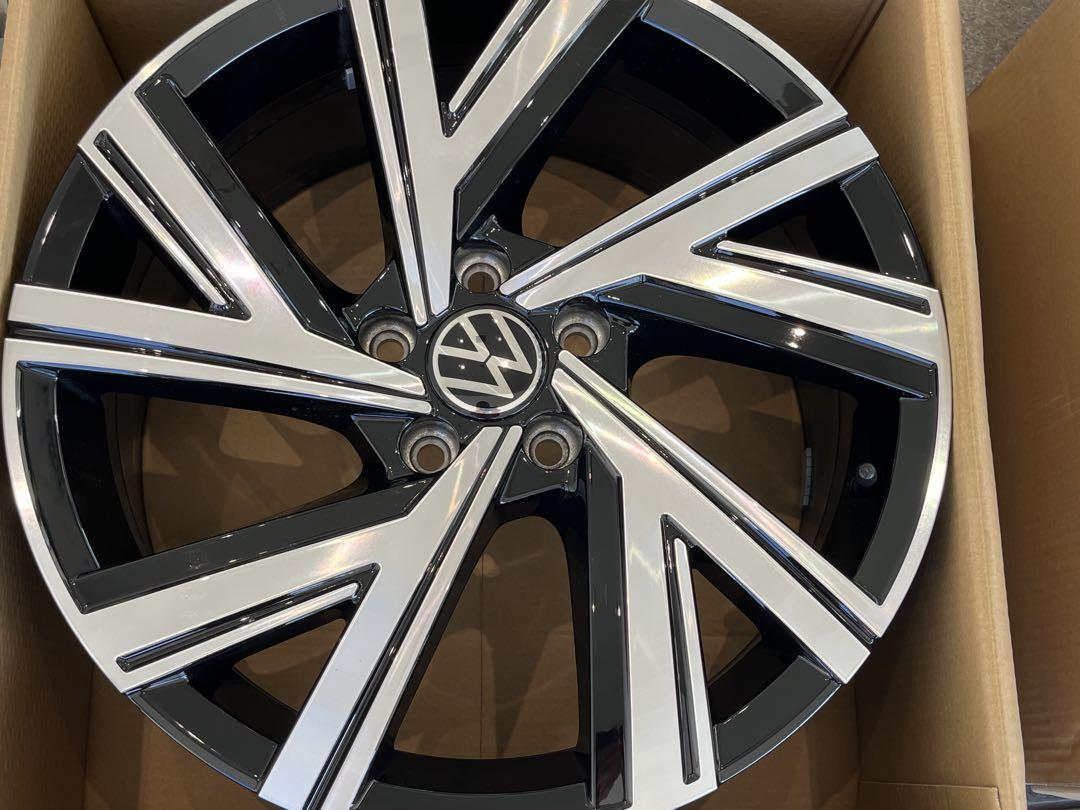 ゴルフ8 R-LINE 純正ホイール 4本セット新車外し　VW 18インチ