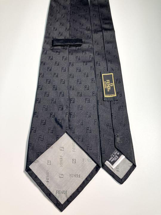 小物 1着でも送料無料 フェンディ :sparkles:極美品:sparkles: FENDI ネクタイ ズッカ柄 高級シルク Daihoushutsu 小物 1着でも送料無料 フェンディ :sparkles:極美品:sparkles: FENDI ネクタイ ズッカ柄 高級シルク Daihoushutsu