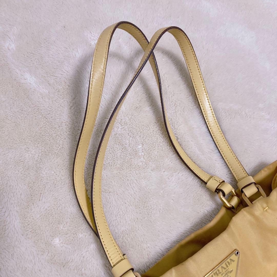 プラダ ハンドバッグ 黄色 イエロー 三角ロゴ PRADA 白タグ プラダ ハンドバッグ 黄色 イエロー 三角ロゴ PRADA 白タグ
