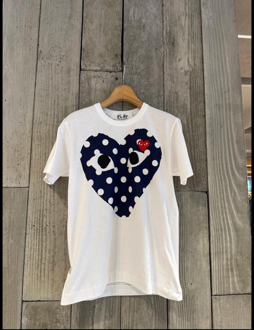 PLAY COMME des GARÇONS Tシャツ S ハート型のドット PLAY COMME des GARÇONS ハート型のドットTシャツ S - メルカリ