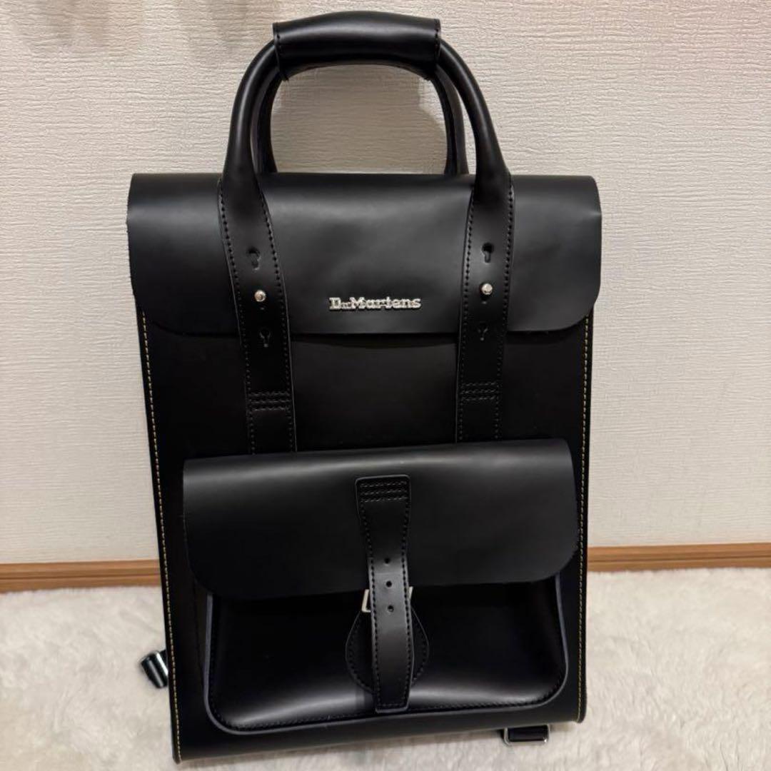 Dr.Martens スモールレザーバッグパック