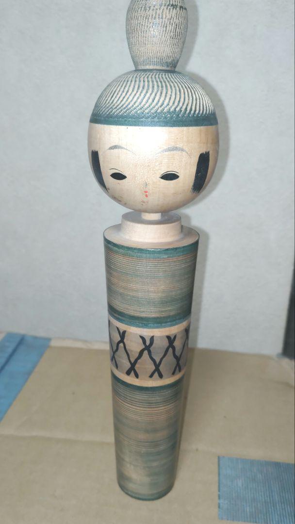 単なるコケシです。倉庫に有りましたので汚れています。