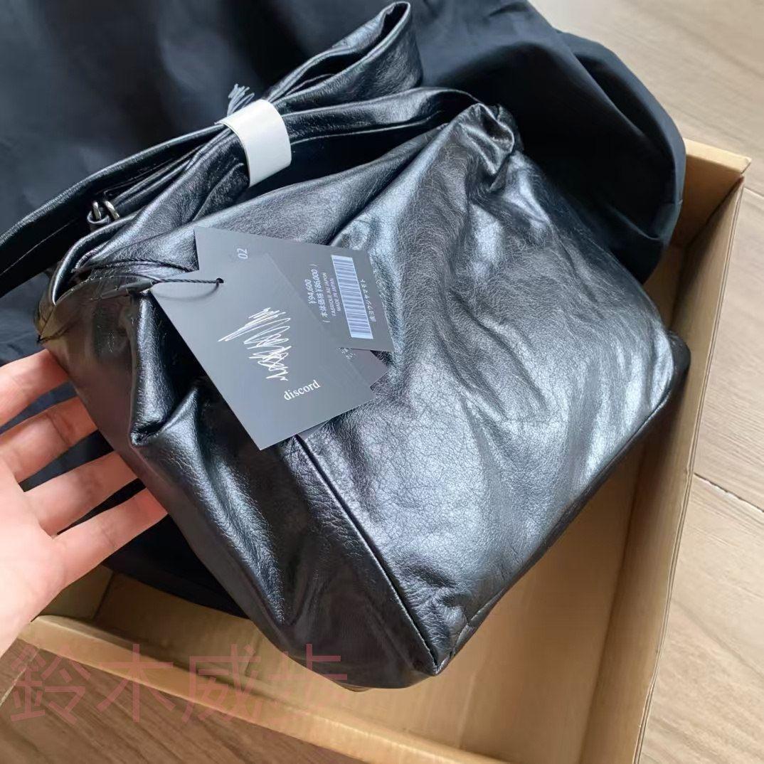ヨウジヤマモト ディスコードヨウジヤマモト ブラック レザーショルダーバッグ