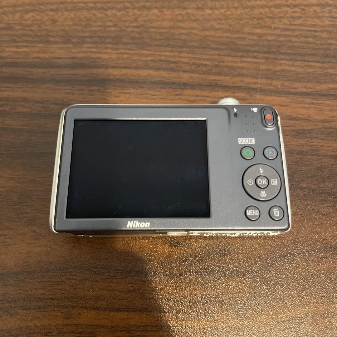 3565 Nikon COOLPIX S3600 シルバー 【デジカメ】